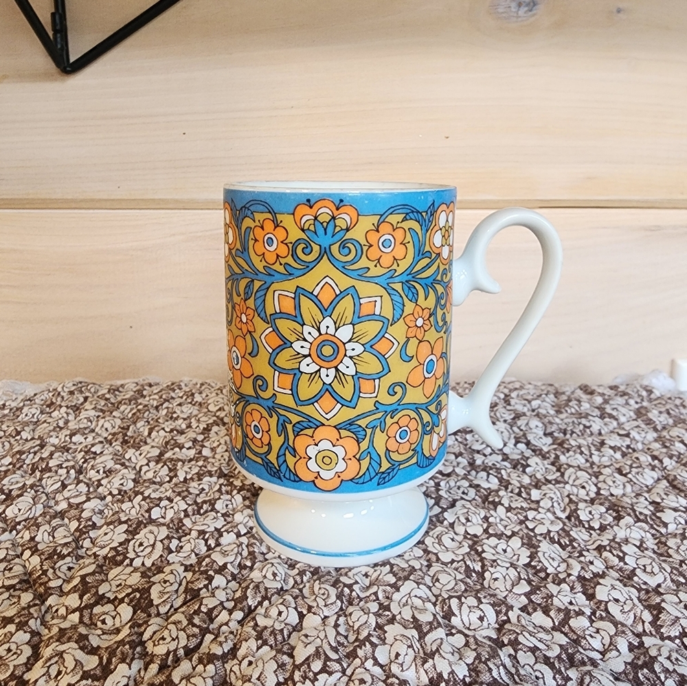Vintage 70s Royal Crown Arnart Smug Mug In Athena Design